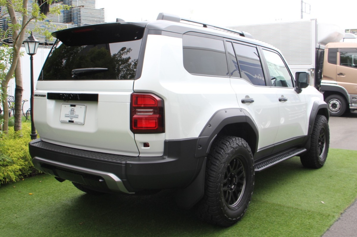 Toyota LAND CRUISER 250